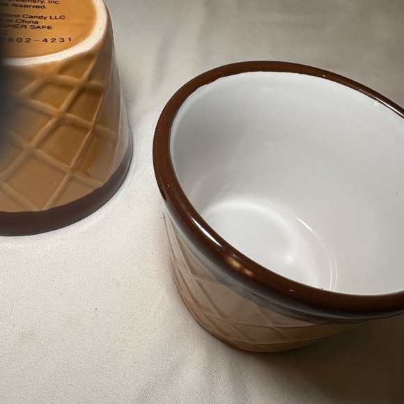 2014 Lot of 2 Ceramic Cold Stone Creamery Waffle Cone Ice Cream Cup Dish Bowl - Picture 7 of 7
